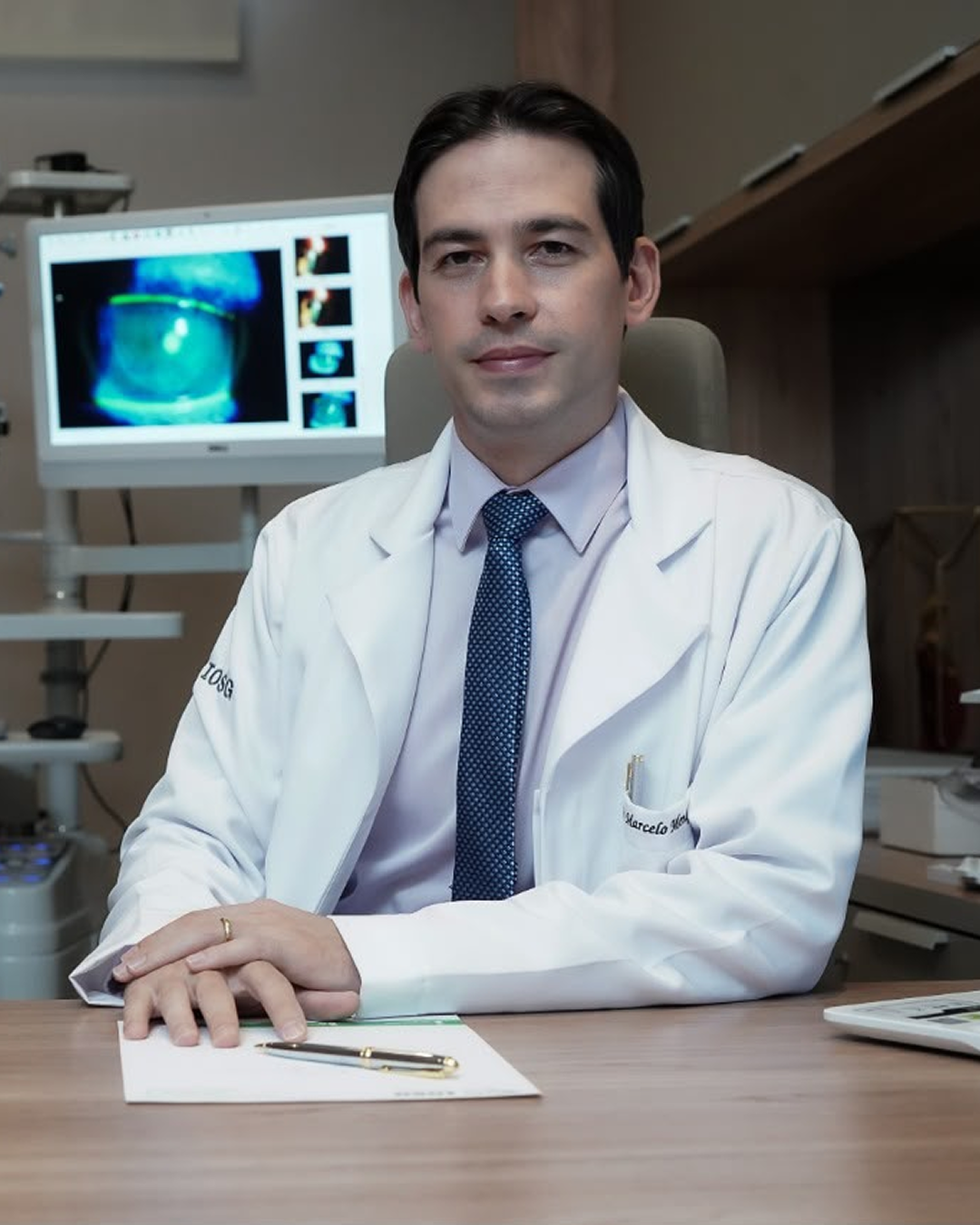 Dr. Marcelo Menegatti em atendimento